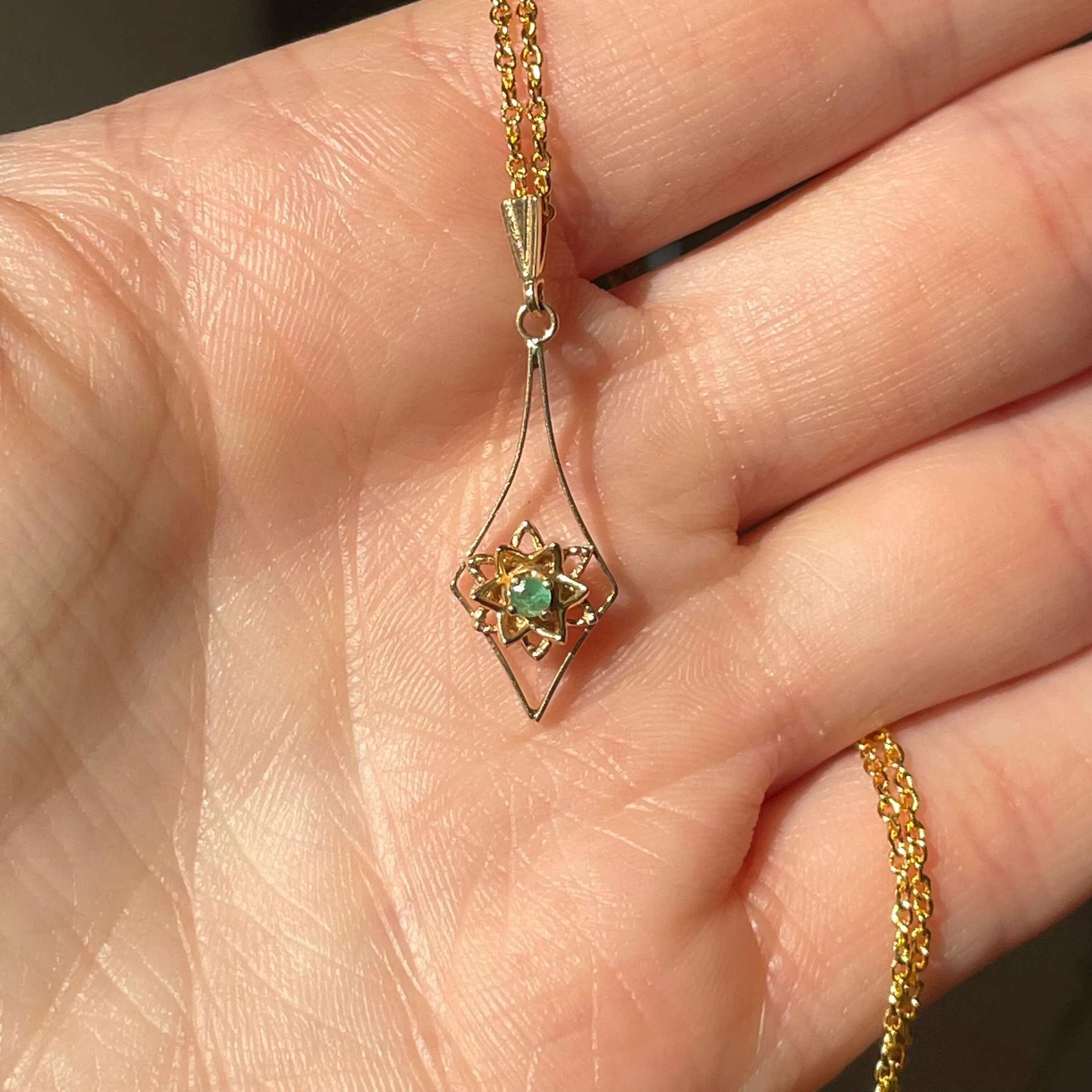 Antique Victorian 14K Gold Emerald Lavalier Pendant Necklace