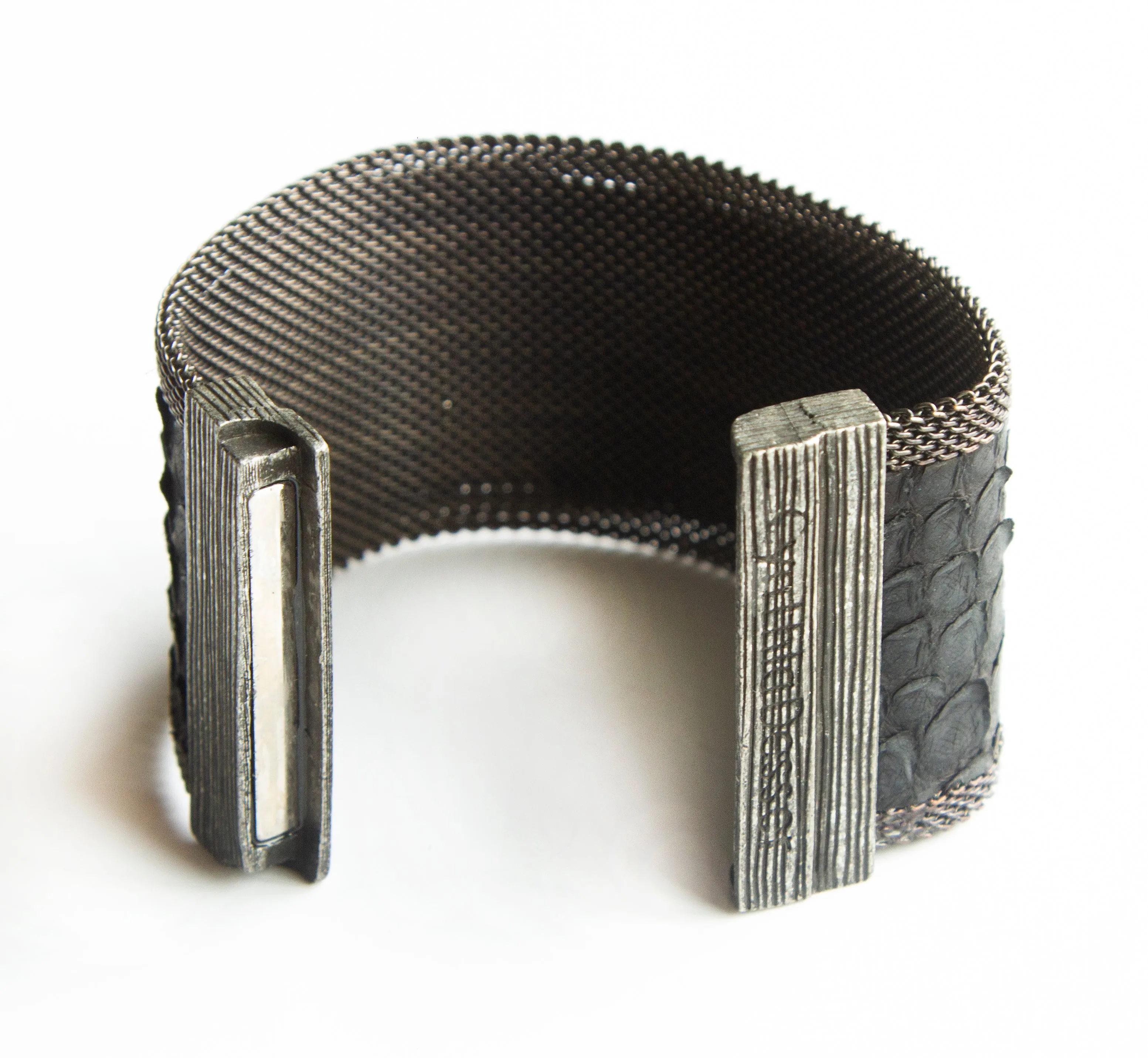 Cynthia Desser, Magnetic Bracelets