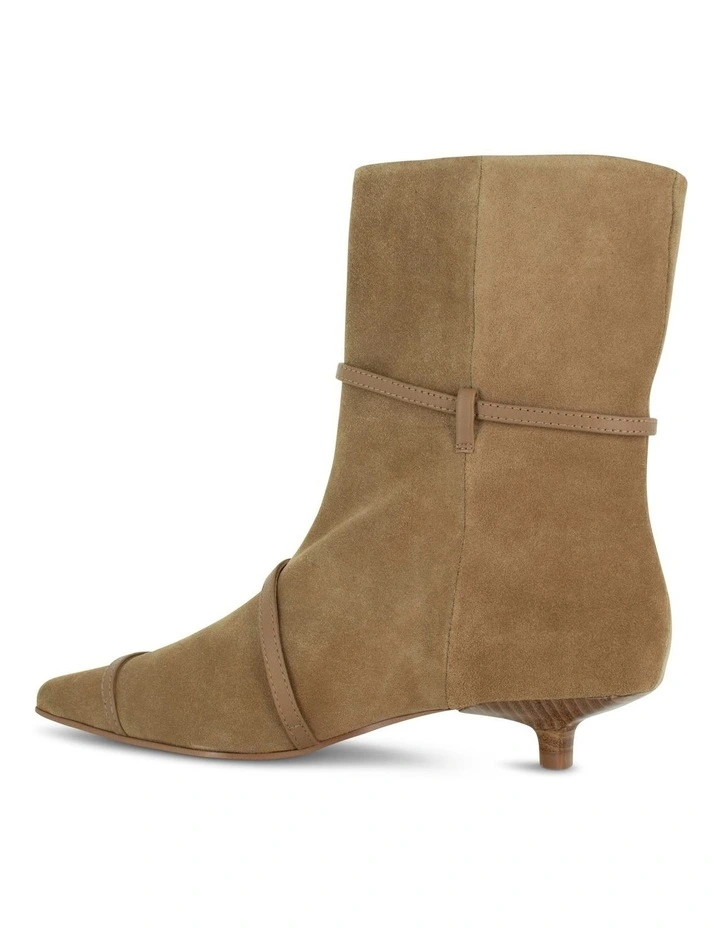 Fai Ankle Boots in Brown