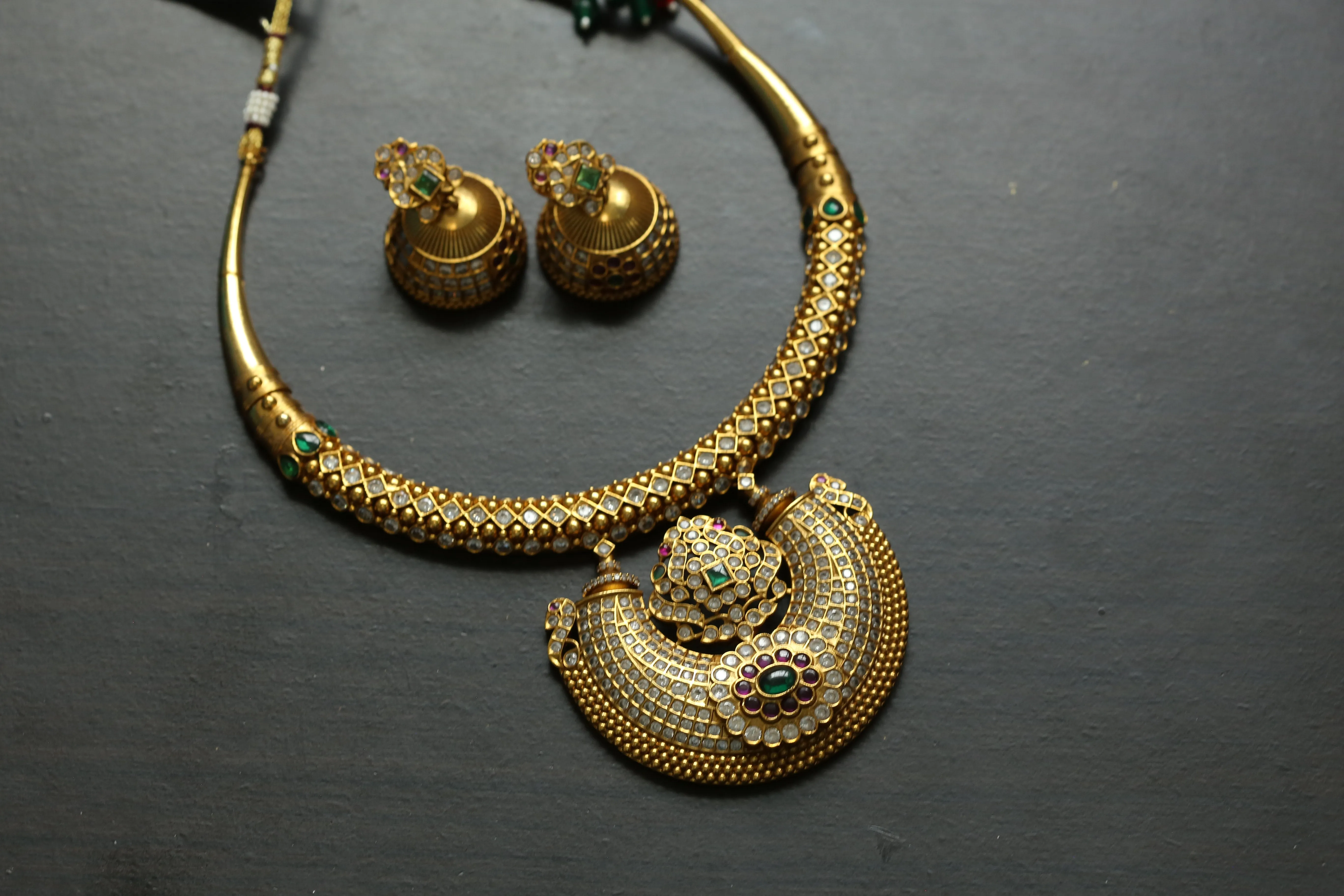 Kemp Stone Hasli Necklace Set