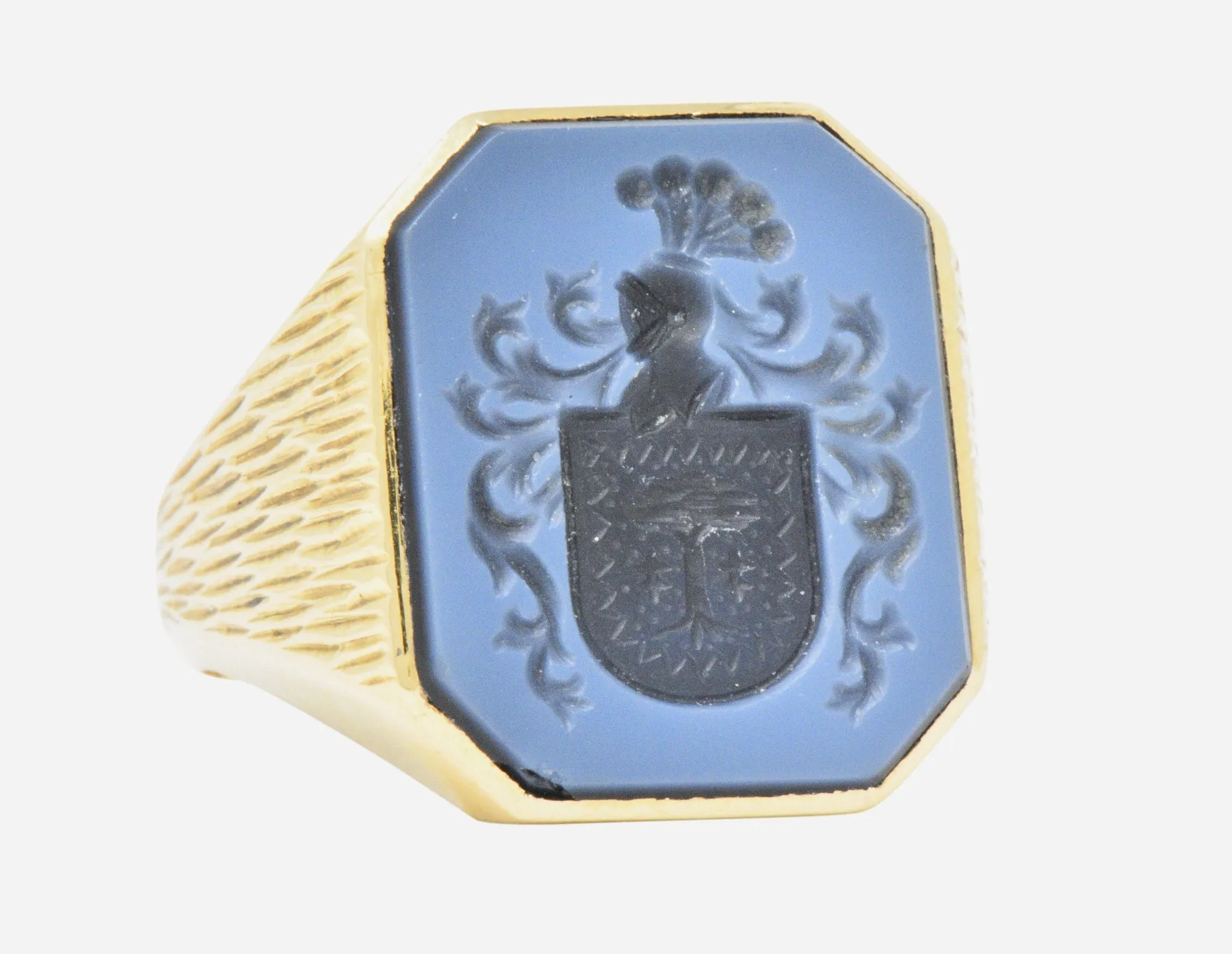 Superb Victorian Hardstone Intaglio 18 Karat Gold Men's Signet Ring